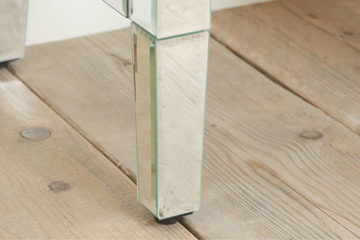 44fb6d698f98243bf3425d26fa28ce22