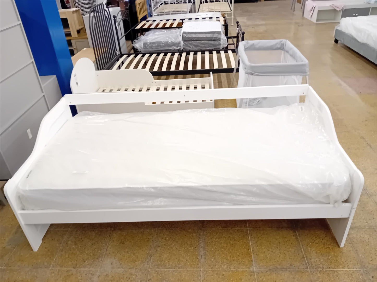 Pine Wooden Day Bed White